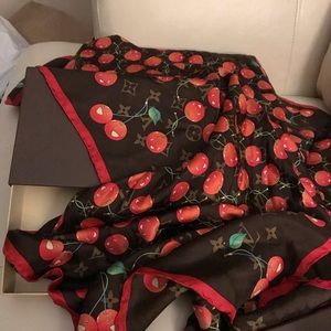 Louis Vuitton Murakami 🇯🇵 Cerises Scarf